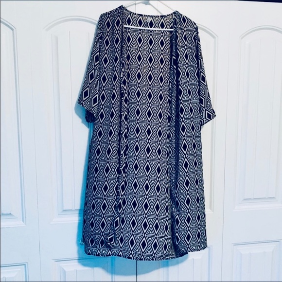 Piphany Tops - Piphany Black & Cream Pattern Sheer Duster Size 1X